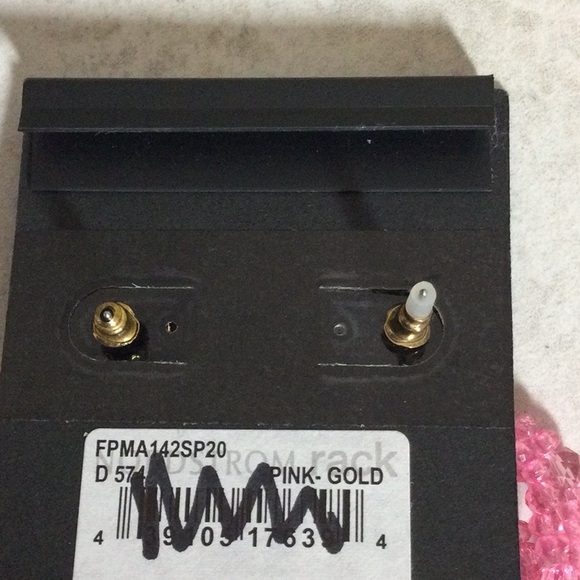 NWT Free Press gold post with pink swirl bead earrings - Picture 7 of 7